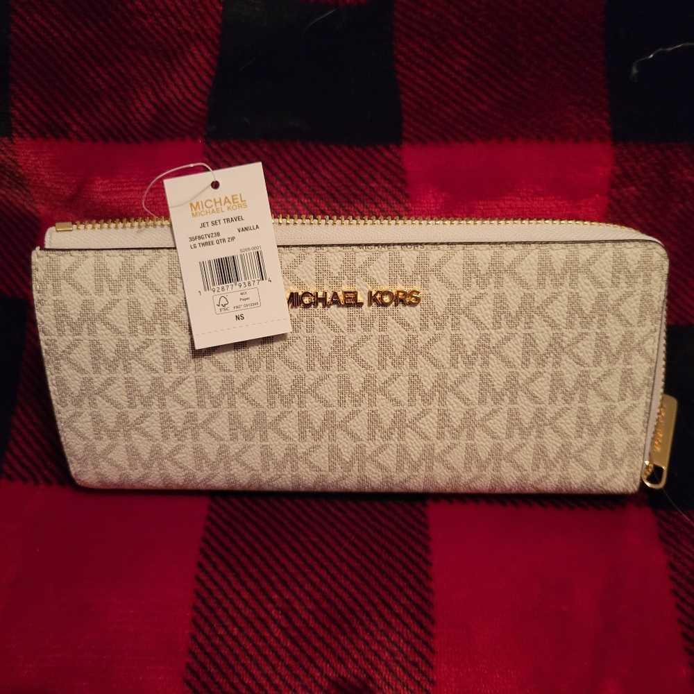 🩷MICHAEL KORS Jet Set Travel Large Logo Quarter-Zip Wallet Vanilla🩷